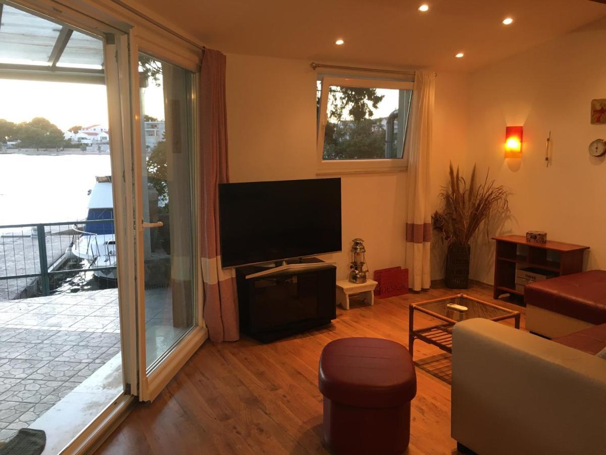 Apartment Jakov with Boat Mooring Zaboric Buitenkant foto
