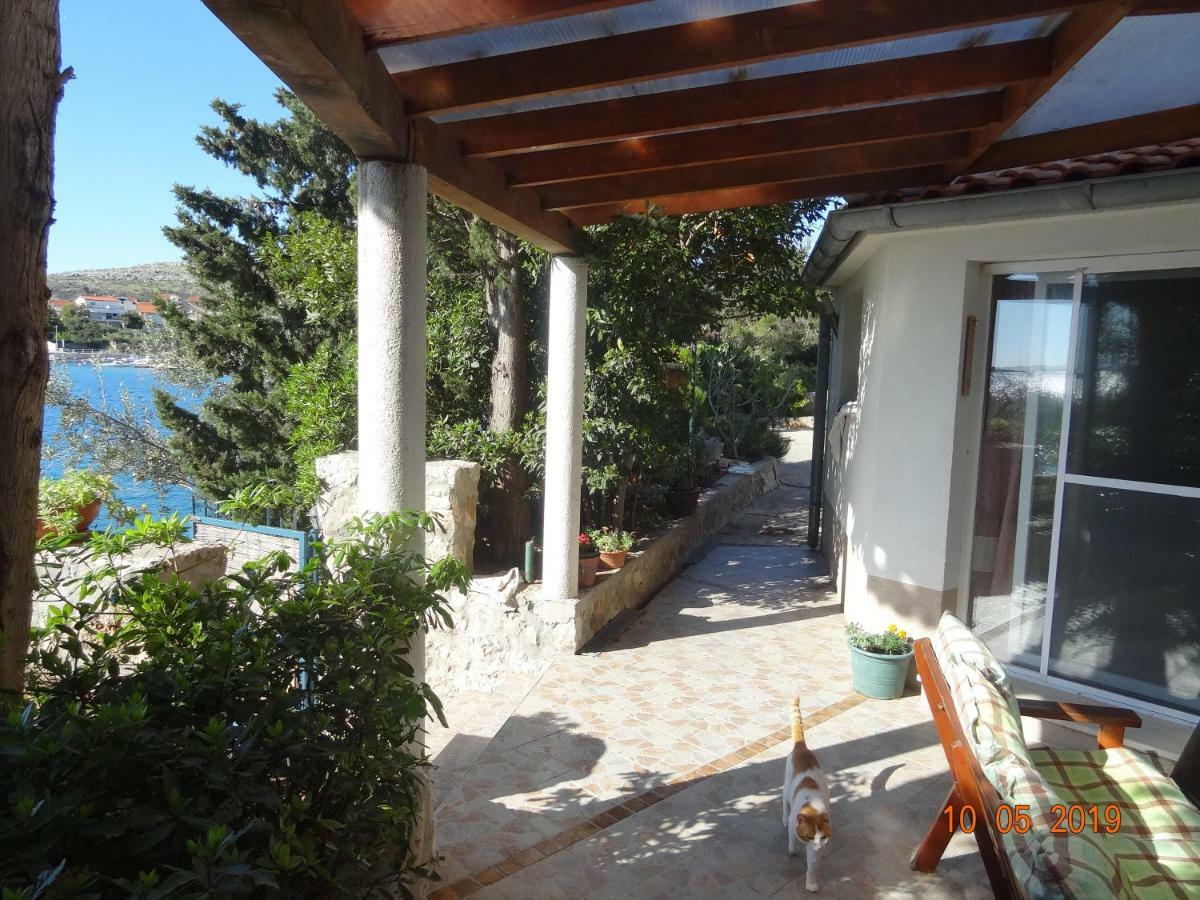 Apartment Jakov with Boat Mooring Zaboric Buitenkant foto