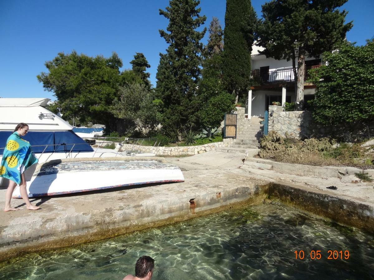 Apartment Jakov with Boat Mooring Zaboric Buitenkant foto